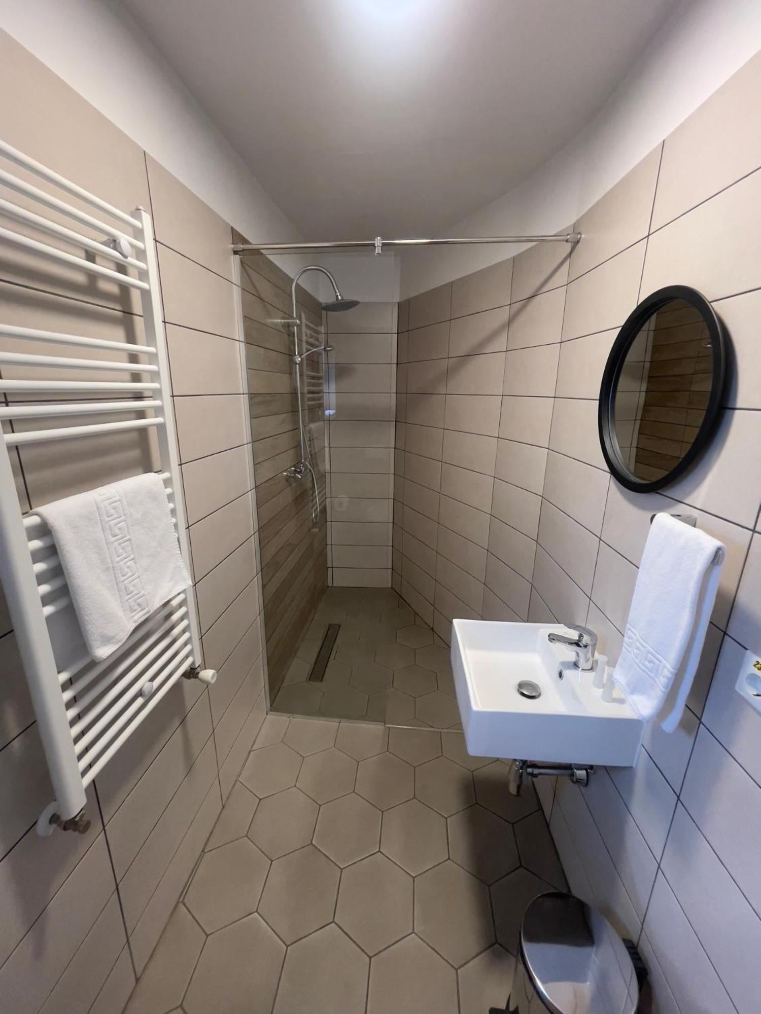 Rooms Бакэу Экстерьер фото